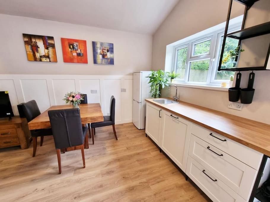 Charming Cottage Next To John Radcliffe Hospital With Free Parking Оксфорд Екстериор снимка